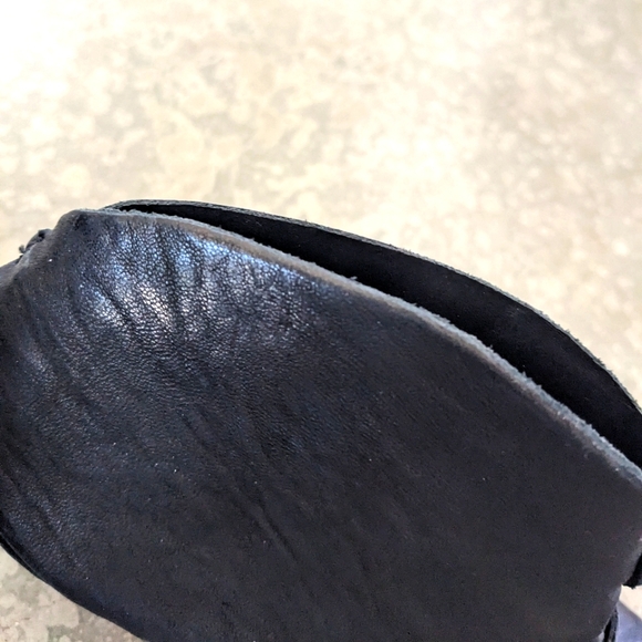 Cydwoq Vintage Leather Open Toe Booties - Picture 9 of 16